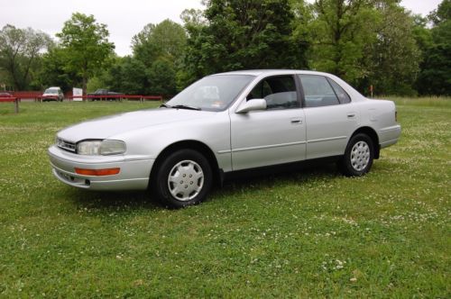 No reserve...good running 1992 toyota camry le 4 dr sedan,clean body, interior