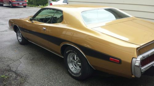 1973 dodge charger 400 magnum 727 automatic gold with black stripes