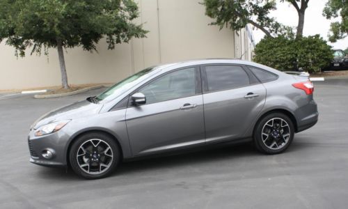 2013 ford focus se leather seats, sync, 17&#034; alloys, 15k miles, ***37 mpg***