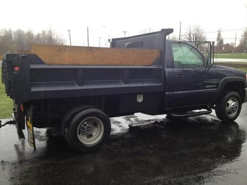 Purchase used 2005 4x4 GMC Dump Truck 6.0 motor Mint 60,000 miles, 1 owner. Great truck in 