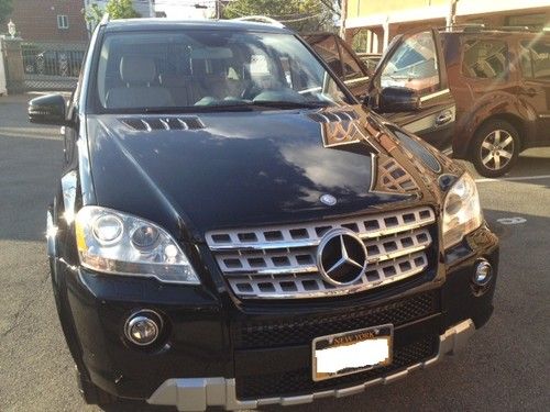 2011 mercedes ml550 4 matic, 15k miles, super clean, one owner, non smoker