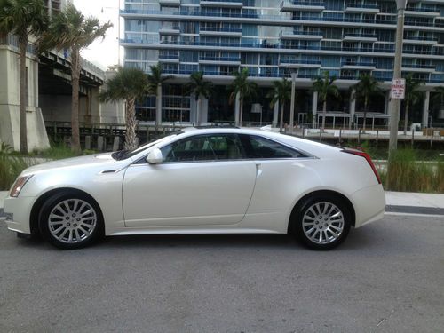Awesome 2011 cadillac cts coupe-low miles!!!