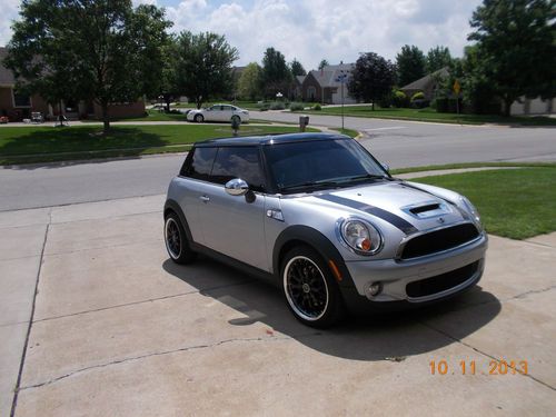 2008 mini cooper s hatchback 2-door 1.6l