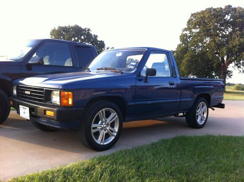 1985 toyota pickup tacoma (115,000 miles) nr. great running