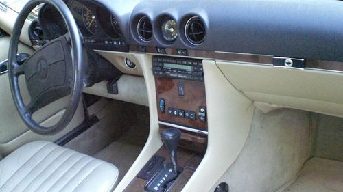 1989 mercedes 560sl 88k orig. no city driving. new tires. great cond.