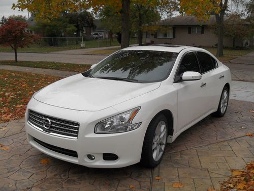 2009 nissan maxima 3.5 sv, leather, moon, loaded, private owner, no reserve