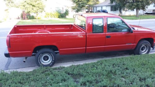1998 ck 1500 club cab long bed low miles good truck
