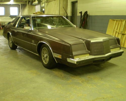 1981 chrysler imperial project barn find or parts car.