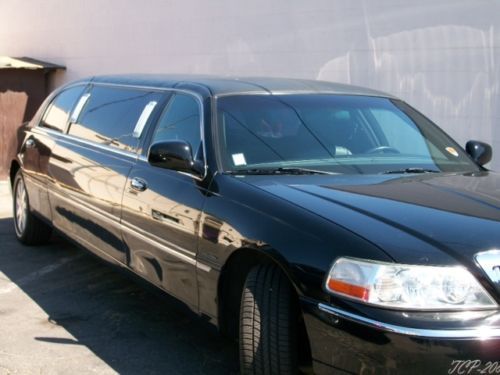 2004 lincoln town car 6 passenger limousine