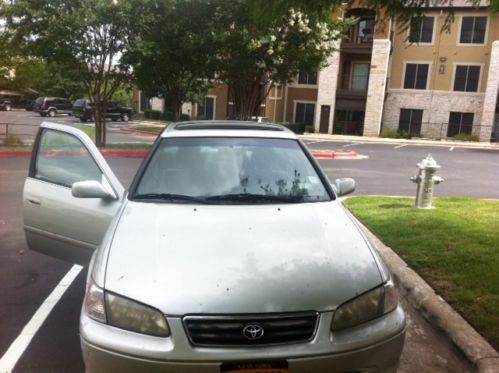 Toyota camry 4 door clear title one owner