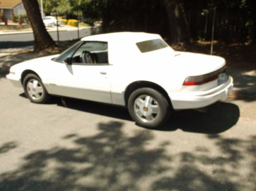 1990 buick reatta base convertible 2-door 3.8l