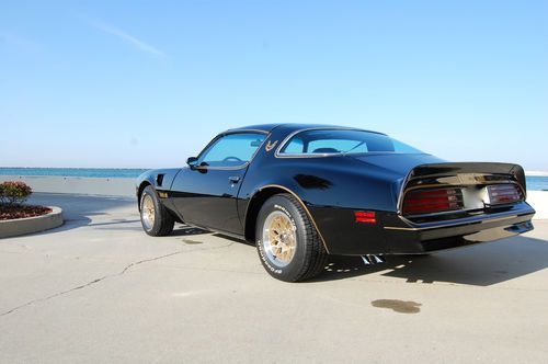 Completely restored 1978 pontiac trans am 4-speed, with factory fisher t-tops
