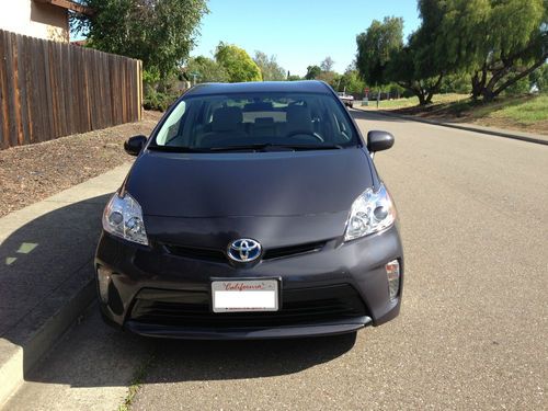 2012 toyota prius, model three, navi, clean title with 125k extended warranty