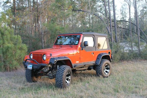 2005 jeep wrangler se 4 cylinder with tons of extras!