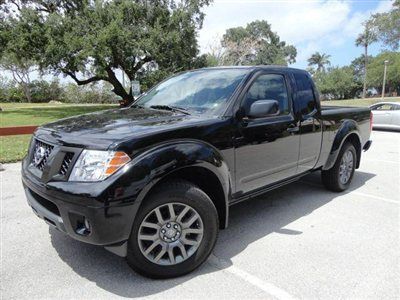 2012 nissan frontier sv 4x4 king cab: 918 miles!! tow pkg, bed liner, like new!!