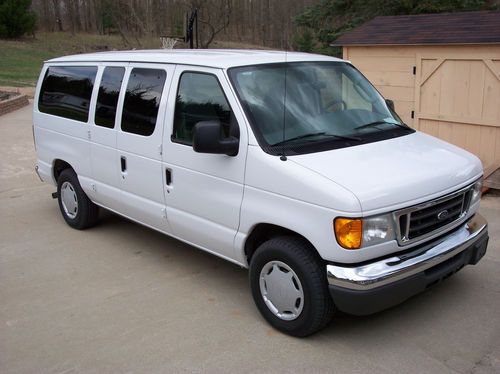 2005 ford e-150 club wagon xlt passenger van 5.4l ***12,772 miles***