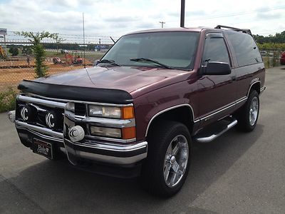 Tahoe 4x4 low miles great condition 2 door automatic