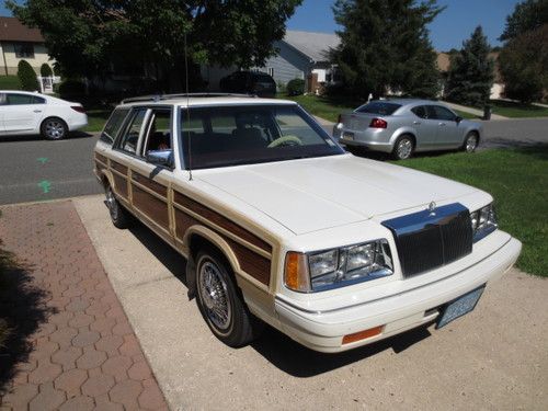 1986 chrysler lebaron town &amp; country woodie wagon - 1 owner