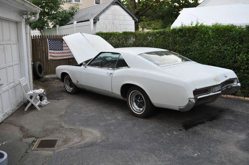 1966 buick riviera 2dr hardtop with 465 wildcat 340 hp engine runs great