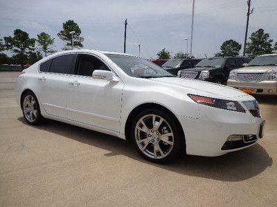 Sh-awd w/adv 3.7l leather sunroof (2) 12-volt pwr outlets 5 passenger seating