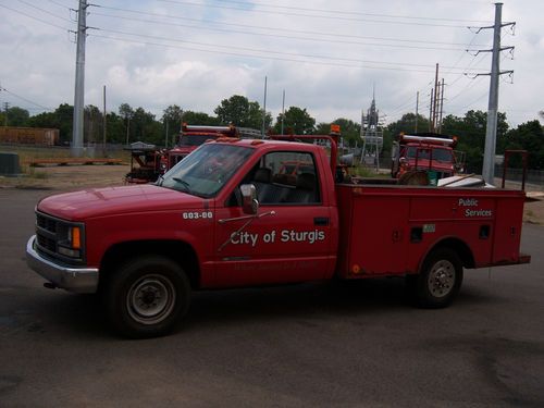 2000 chevrolet  c-3500  with service body, 2wd  reg cab 350 gas with auto trans