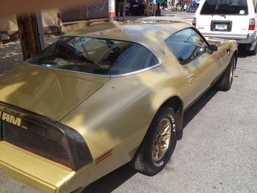 1979 trans am gold - 403 olds