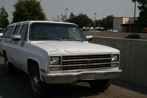 1990 chevrolet r2500 suburban