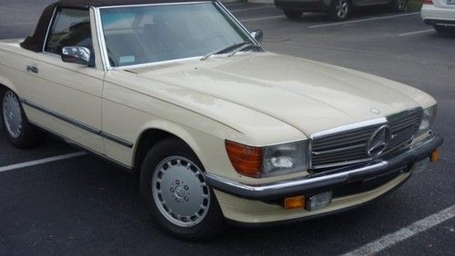 Mint 560sl all original with european bumpers and lights rare. classic ivory