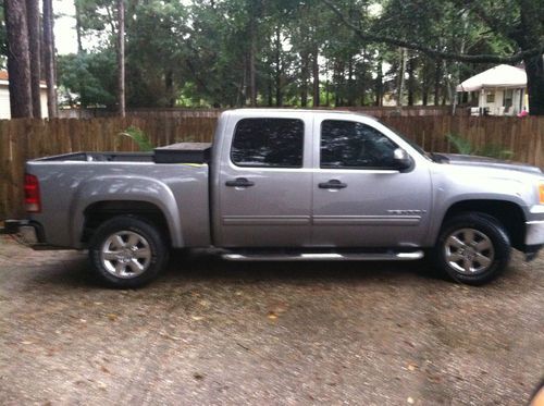 2009 gmc sierra 4 door hybrid loaded with navigtion leather and more