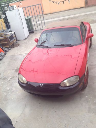 1999 mazda miata base convertible 2-door 1.8l