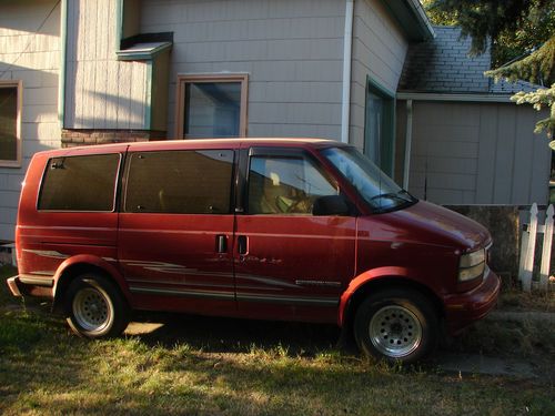 1998 gmc safari awd passenger van been in family since 1999 well maintained