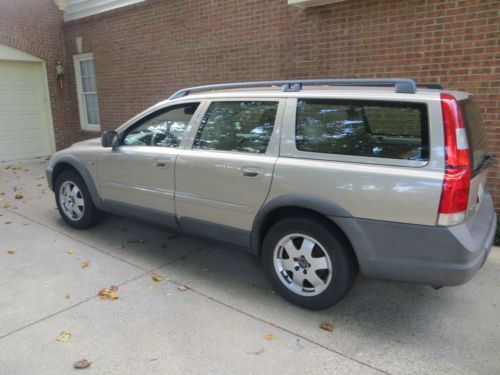 Maintained cold ac nice interior , nice michilin tires , new windshield call