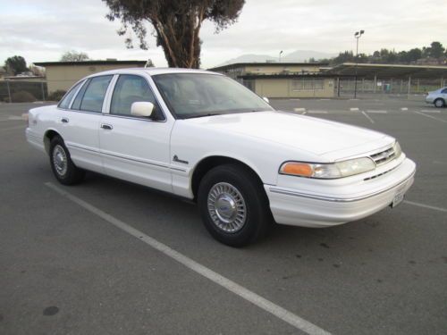 1997  ford crown victoria ngv / cng - only 21,200 miles - natural gas - clean