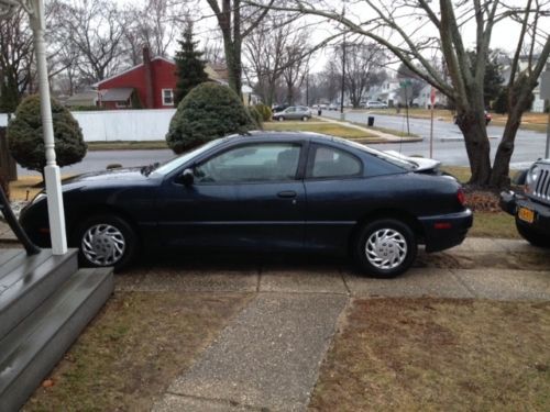 2005 pontiac sunfire base coupe 2-door 2.2l