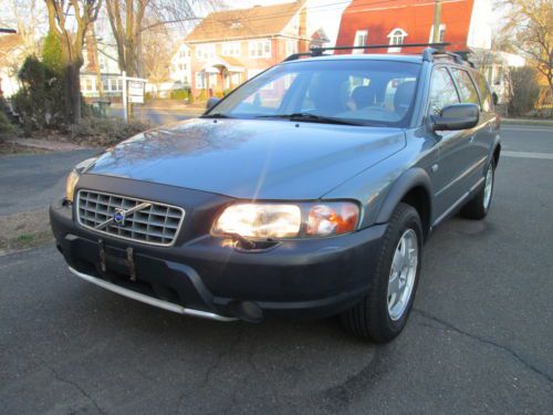 2002 volvo v70 x/c wagon awd, great commuter car or mechanic special runs great!
