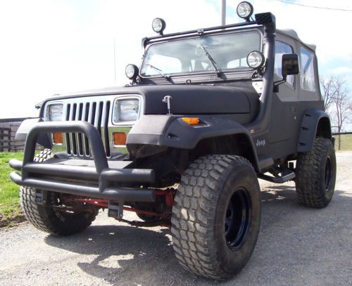 1988 jeep wrangler yj ** low miles ** sharp ** work or play