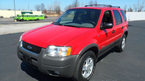 Low miles! very clean inside &amp; out! runs great! check out this great escape xlt!