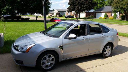 Silver ford focus ses, 48k miles, 5 speed, sync, sunroof, remote start