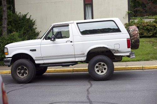 Lifted ford bronco