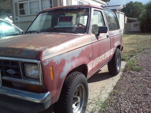 4wd, good body - no dents, red, new tires, new battery, very good engine.