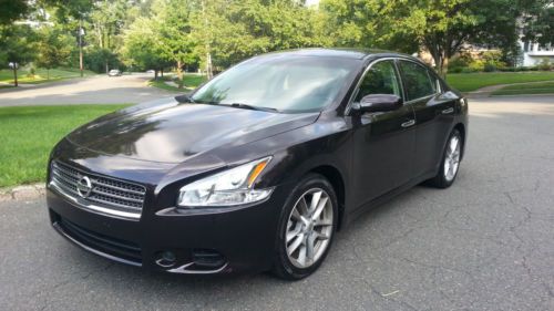 ** lowest price ** 2010 nissan maxima s *** red/black leather ** won&#039;t last **