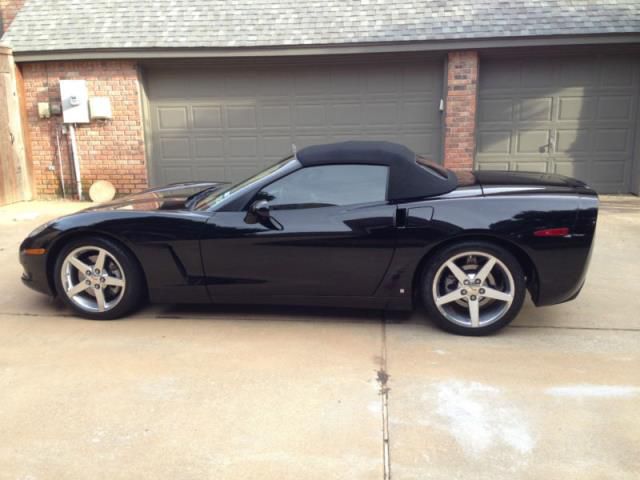 Chevrolet corvette base convertible 2-door