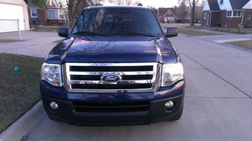 2007 ford expedition xlt,4wd,3rd row,advancetrac,clean
