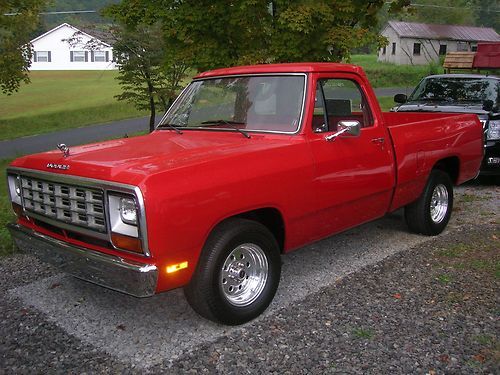 1982 dodge pick up truck short bed 318 with cam, factory 4 speed .
