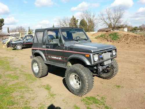 Suzuki samurai 1987 rock crawler