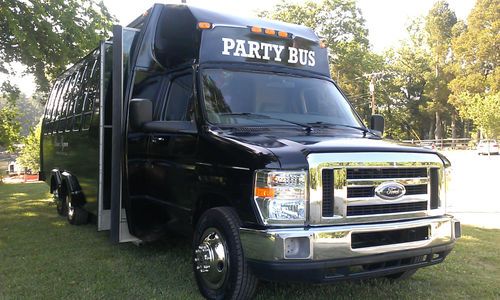 Limo party bus-20 pas. no reserve, only 64k miles-2009 front end