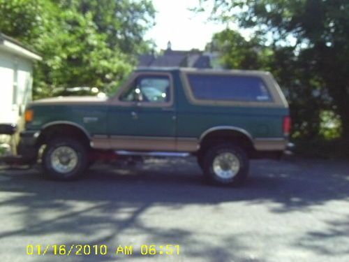 1989 fords bronco 5 speed stick with car trailer