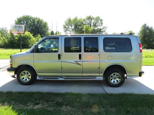 2003 chevrolet express conversion van quality coaches 5.3l 1-owner clear carfax!