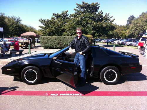 1982 pontiac firebird trans am knight rider kitt replica