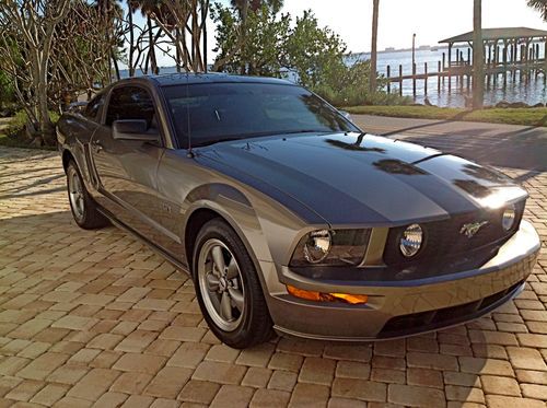 2005 ford mustang gt premium shaker 1000 sound system 8,724 miles like new